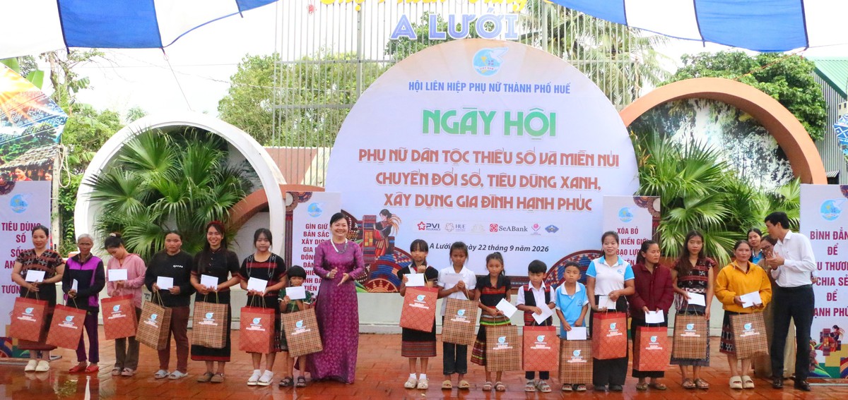 Phụ nữ dân tộc thiểu số A Lưới thích ứng chuyển đổi số, hướng đến tiêu dùng xanh - Ảnh 4.