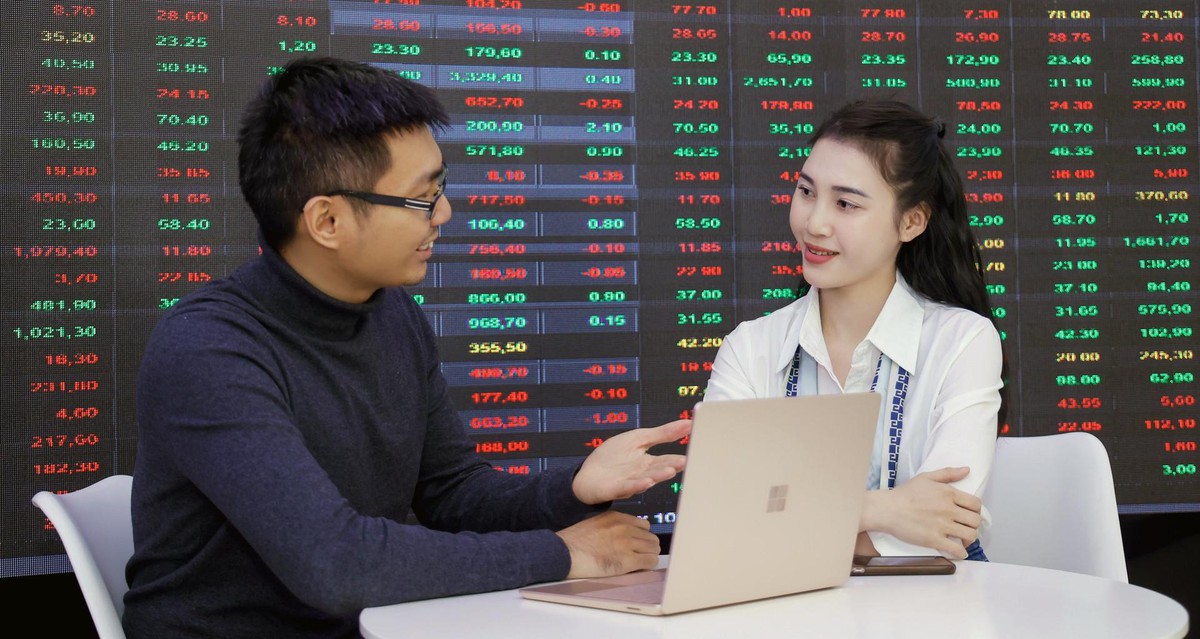 Đánh thức dòng tiền tiết kiệm: Muốn quỹ đầu tư lớn, trước hết phải xây niềm tin - Ảnh 3.