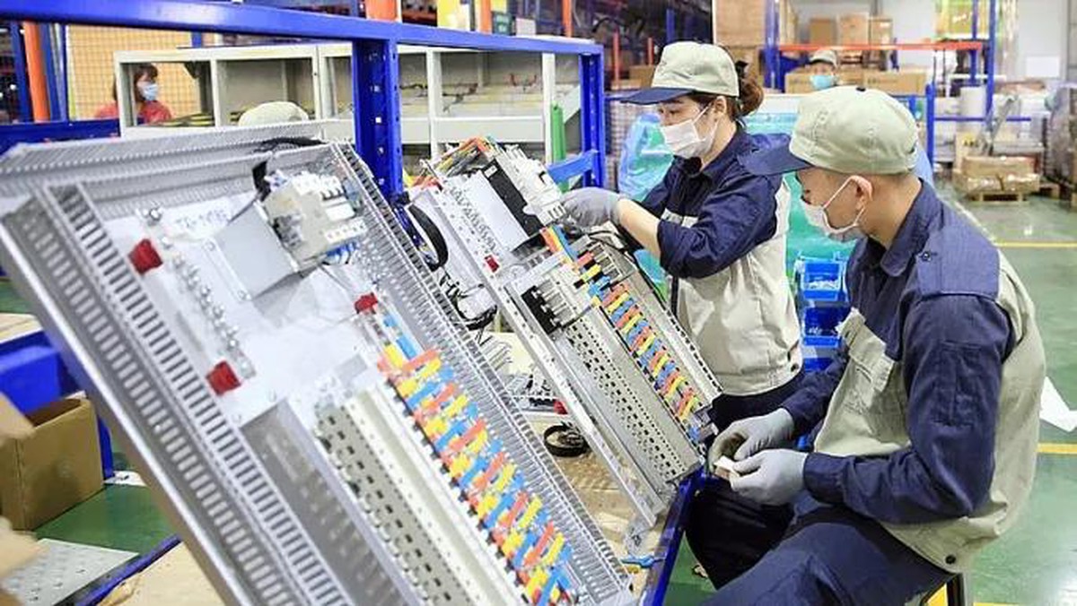 Kinh tế tư nhân Hà Nội: Từ “đông” đến “mạnh”, mở đường bứt phá - Ảnh 2.