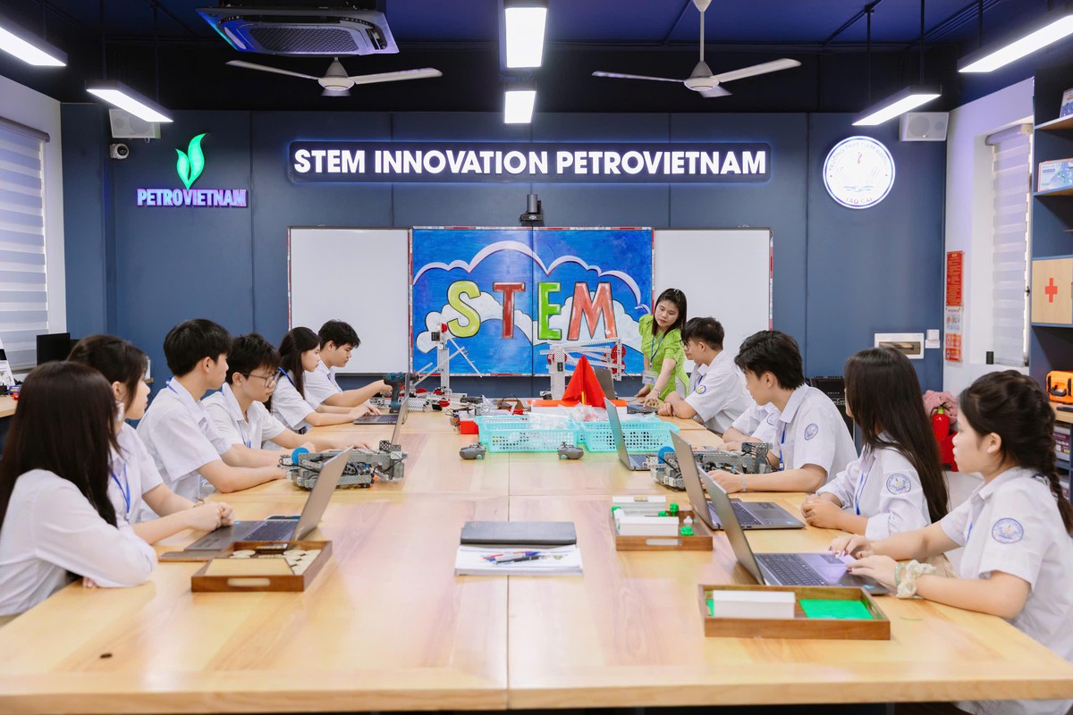 STEM INNOVATION PETROVIETNAM sau một năm triển khai: Đổi mới cách dạy, khơi mở cách  - Ảnh 5.