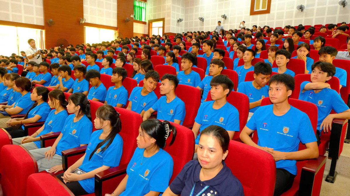 Cập nhật về tác hại của thuốc lá và nhận diện thuốc lá điện tử, thuốc lá nung nóng - Ảnh 1.