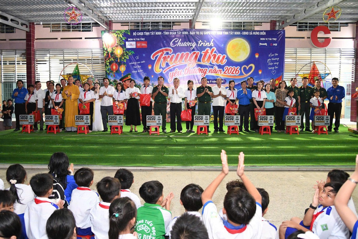 Gần 300.000 sản phẩm dinh dưỡng Vinamilk cùng trẻ em cả nước đón Trung thu - Ảnh 11.