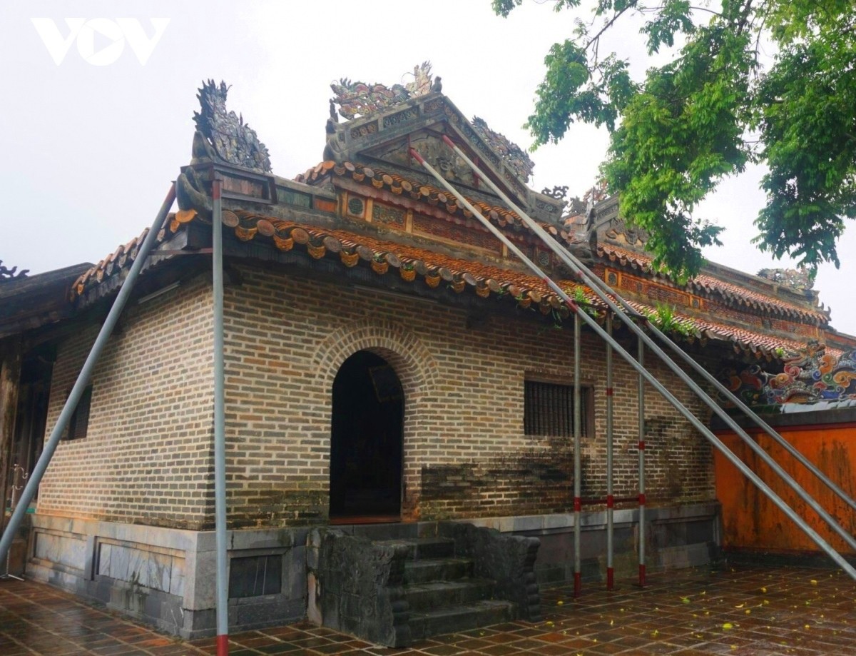 Nỗ lực giữ di sản Huế qua mùa mưa bão- Ảnh 1.