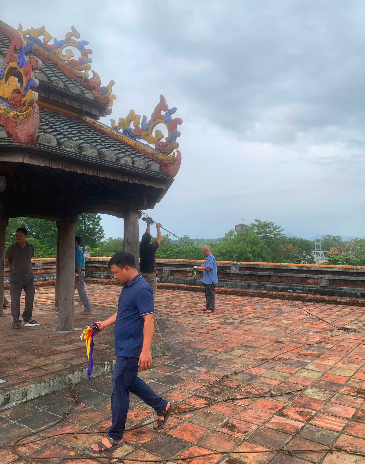Nỗ lực giữ di sản Huế qua mùa mưa bão- Ảnh 10.