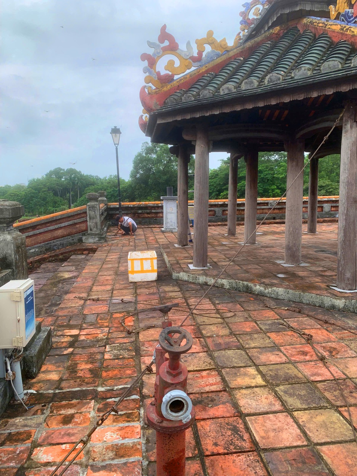 Nỗ lực giữ di sản Huế qua mùa mưa bão- Ảnh 4.