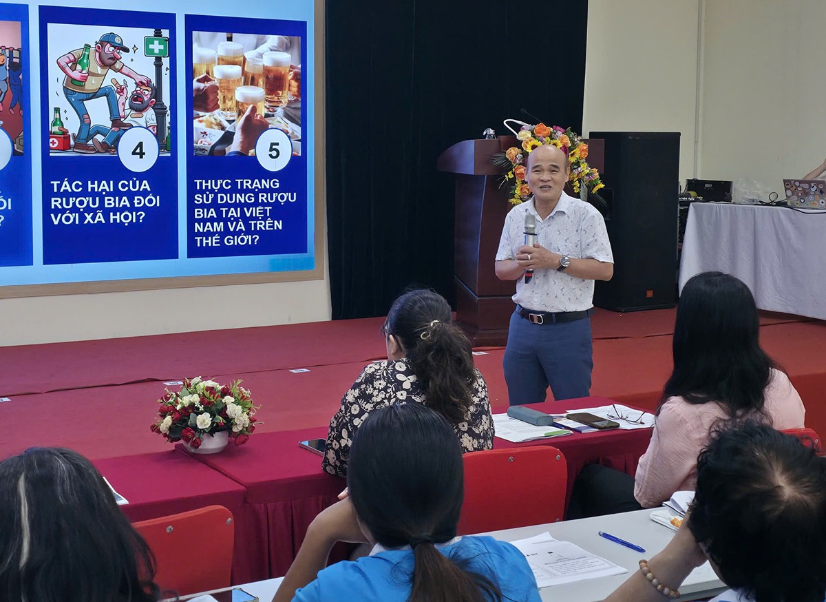 Phụ nữ chung tay đưa quy định hạn chế rượu, bia vào hương ước, quy ước xã, phường- Ảnh 1.