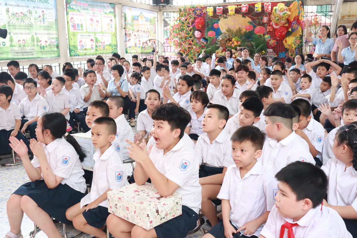 Khởi xướng chương trình "Chung tay vì trẻ em khuyết tật" - Ảnh 2.