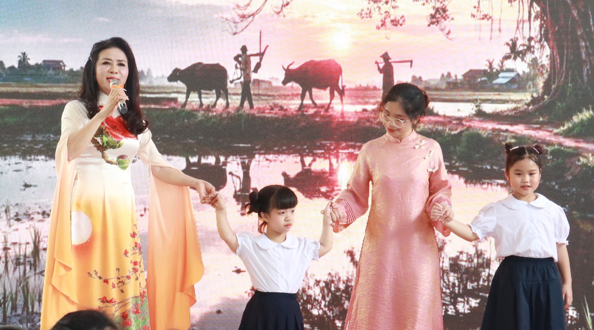 Khởi xướng chương trình "Chung tay vì trẻ em khuyết tật" - Ảnh 1.
