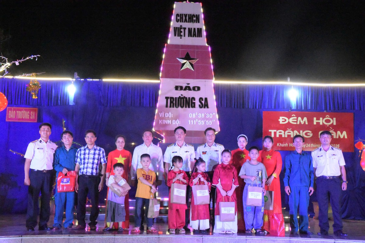 Mùa Trung thu ấm tình quân dân ở Đặc khu Trường Sa- Ảnh 3.