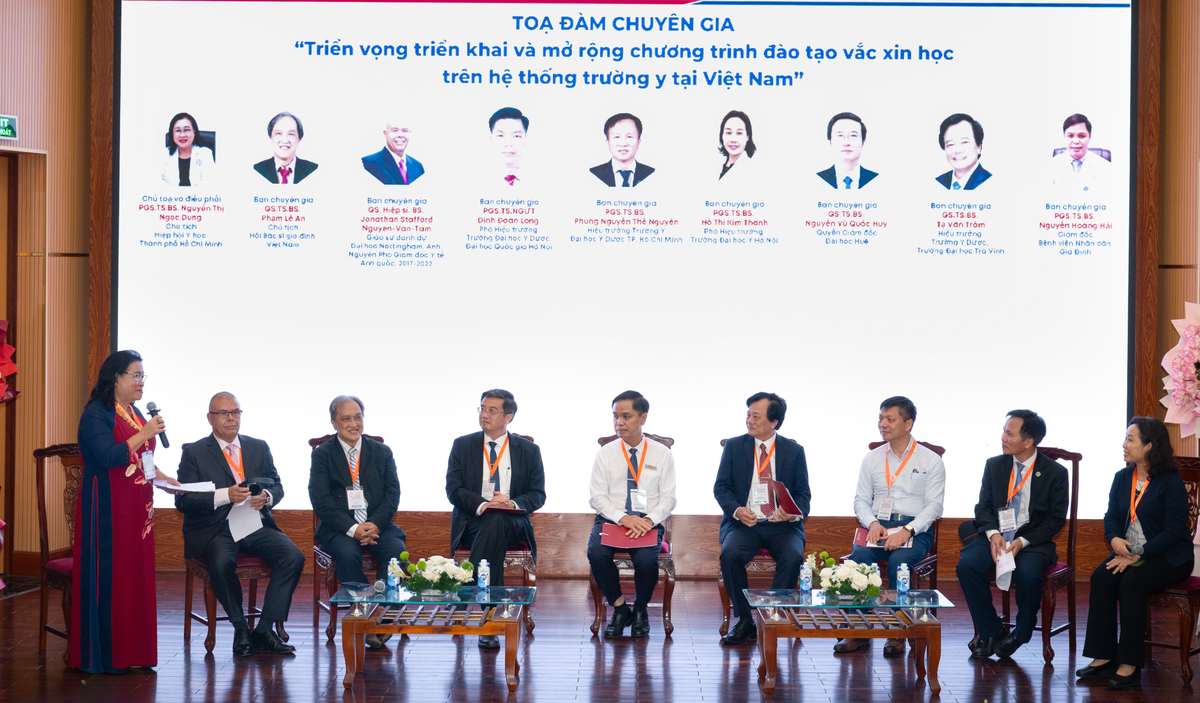 Trường Y, Đại học Y Dược TPHCM triển khai chương trình đào tạo về vắc-xin- Ảnh 2.