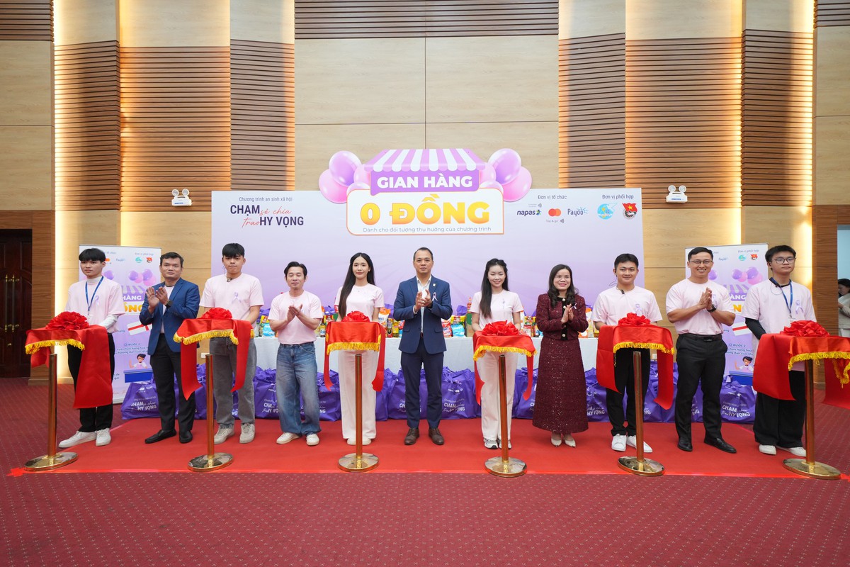Mở rộng tầm soát ung thư cho phụ nữ yếu thế: Khi công nghệ nối nhịp cầu nhân ái - Ảnh 2.