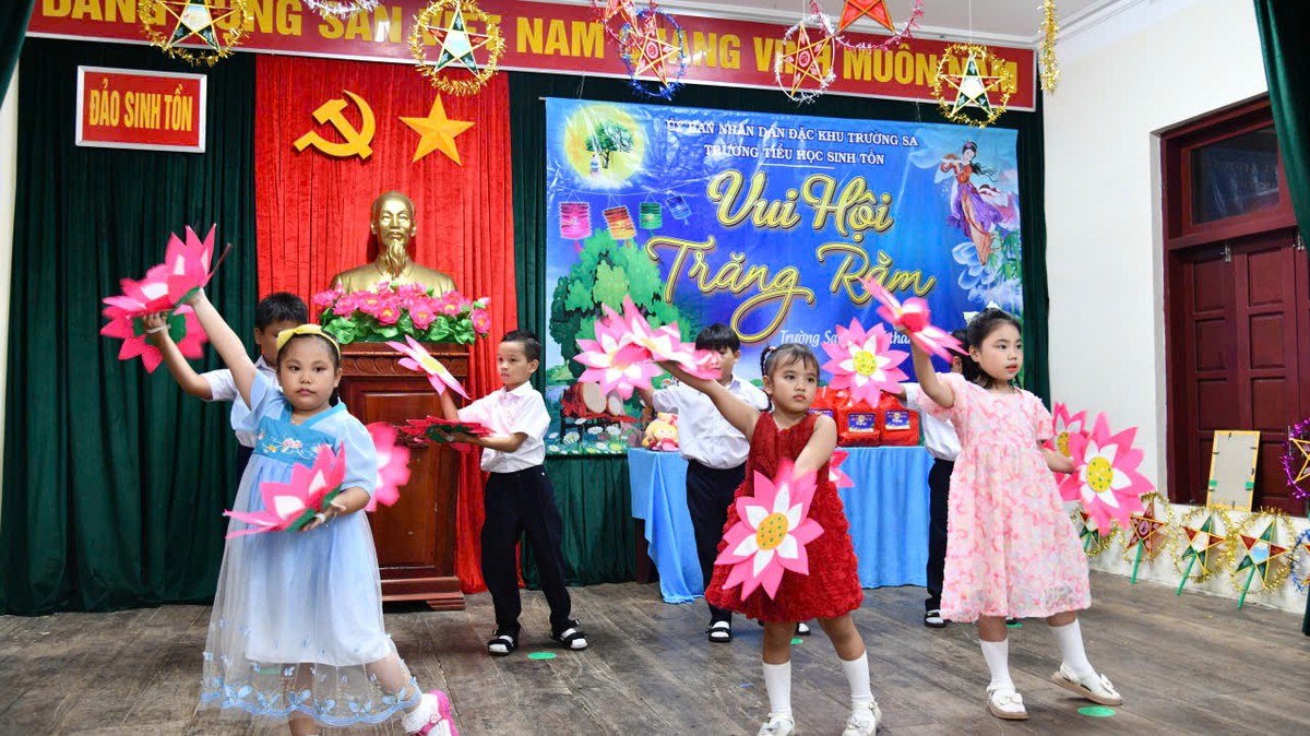Mùa Trung thu ấm tình quân dân ở Đặc khu Trường Sa- Ảnh 1.