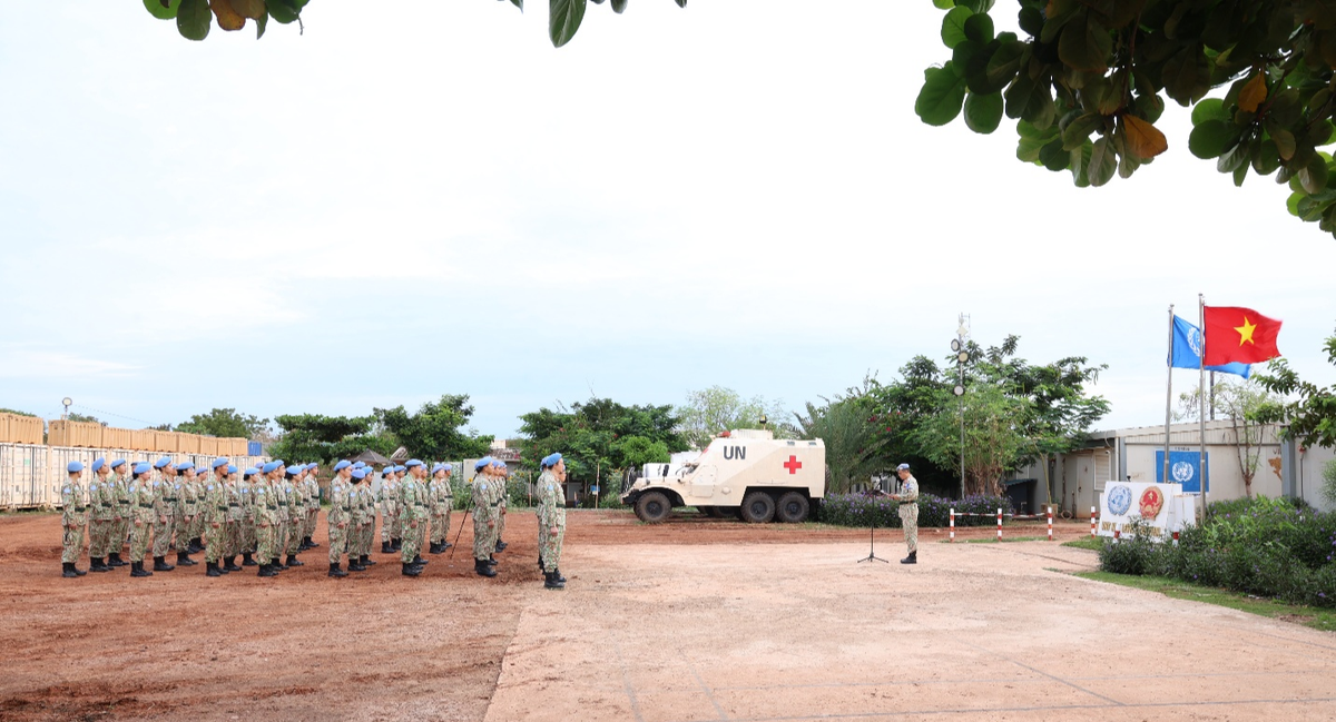 Người lính "mũ nồi xanh" gửi lại vòng tay ấm cho trẻ em ở Nam Sudan- Ảnh 5.