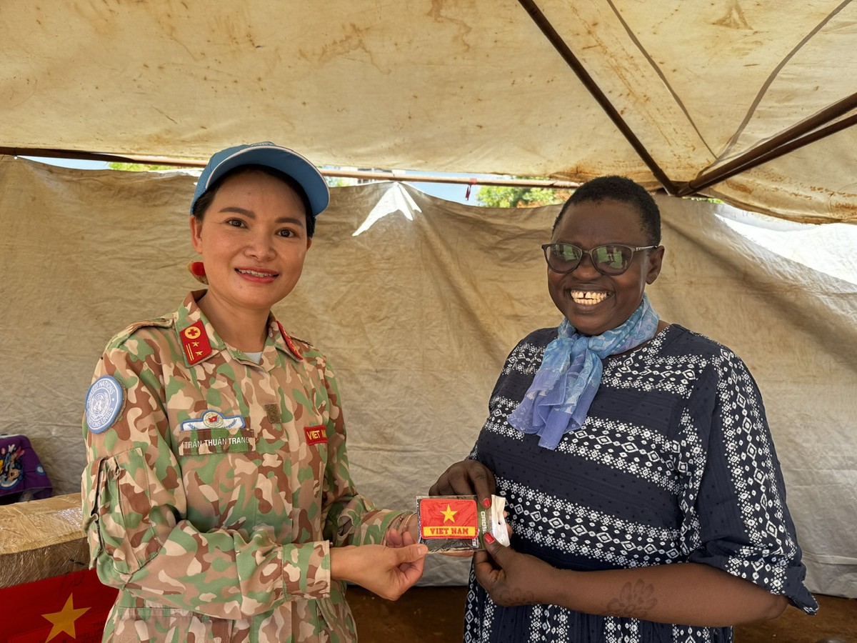 Người lính "mũ nồi xanh" gửi lại vòng tay ấm cho trẻ em ở Nam Sudan- Ảnh 3.