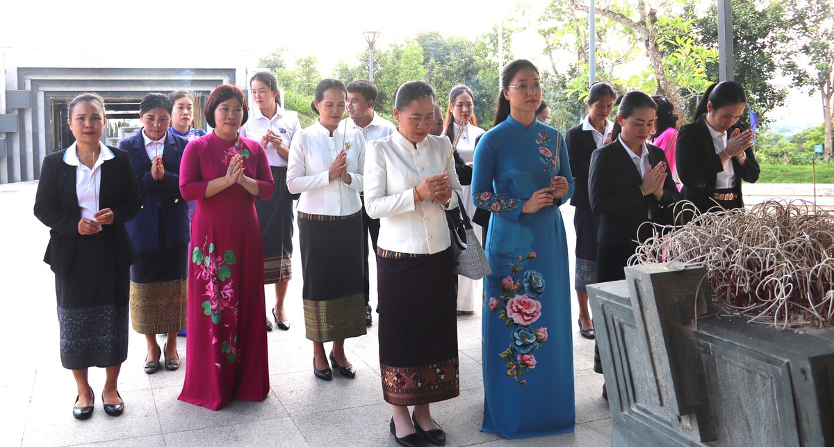 Đoàn đại biểu Hội LHPN 3 tỉnh Bắc Lào ký kết hợp tác giai đoạn 2026 - 2031 tại tỉnh Điện Biên- Ảnh 1.