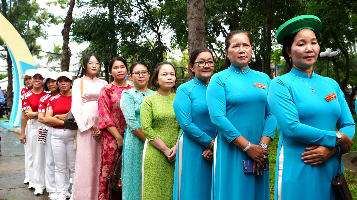 Lễ hội Nghinh Ông Cần Giờ: Giữ nếp văn hoá cổ lệ của ngư dân vùng biển phương Nam - Ảnh 2.