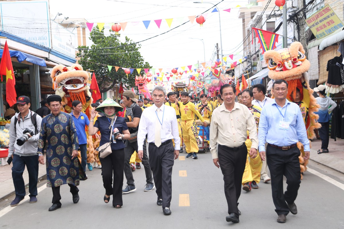 Lễ hội Nghinh Ông Cần Giờ: Giữ nếp văn hoá cổ lệ của ngư dân vùng biển phương Nam - Ảnh 14.