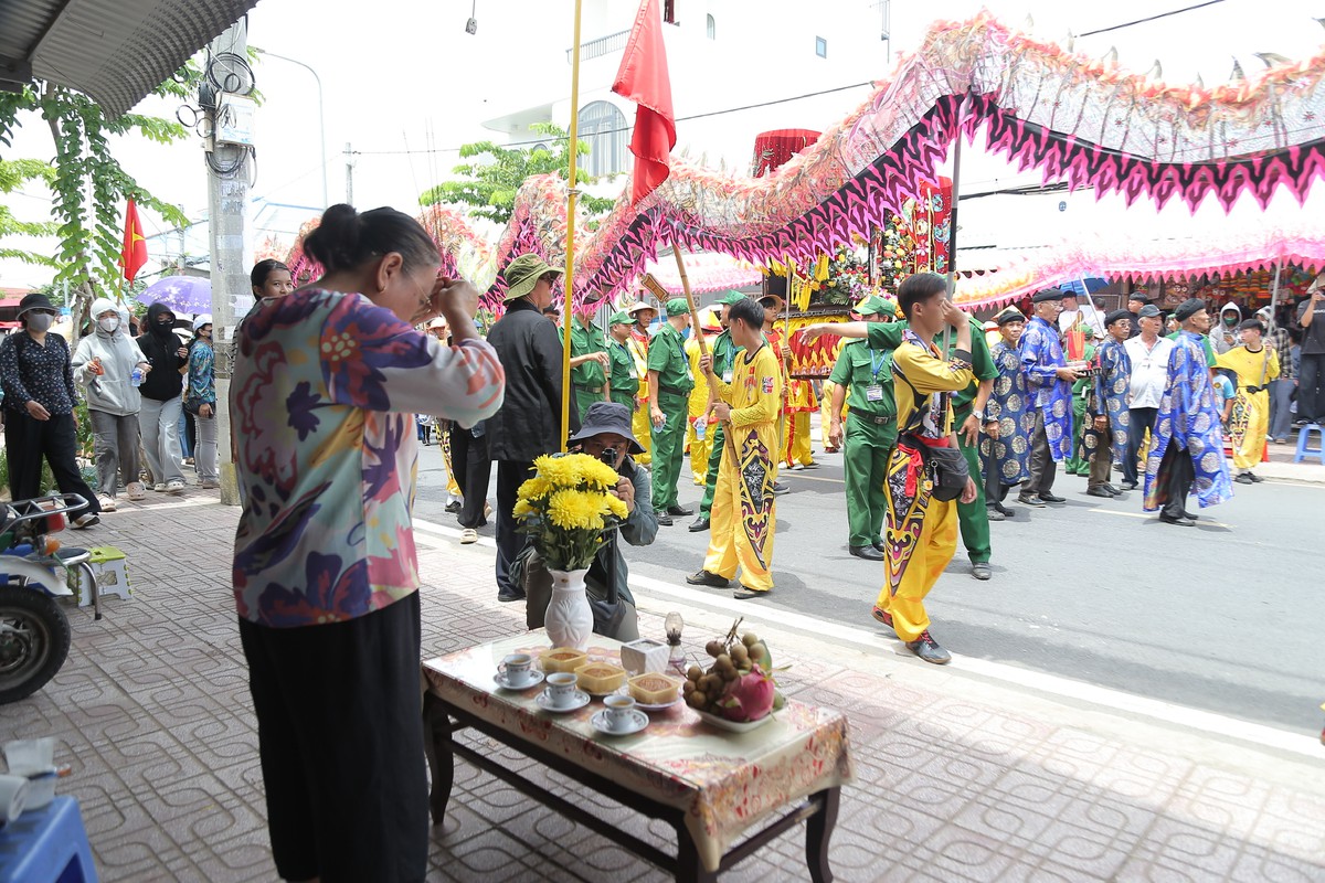 Lễ hội Nghinh Ông Cần Giờ: Giữ nếp văn hoá cổ lệ của ngư dân vùng biển phương Nam - Ảnh 6.