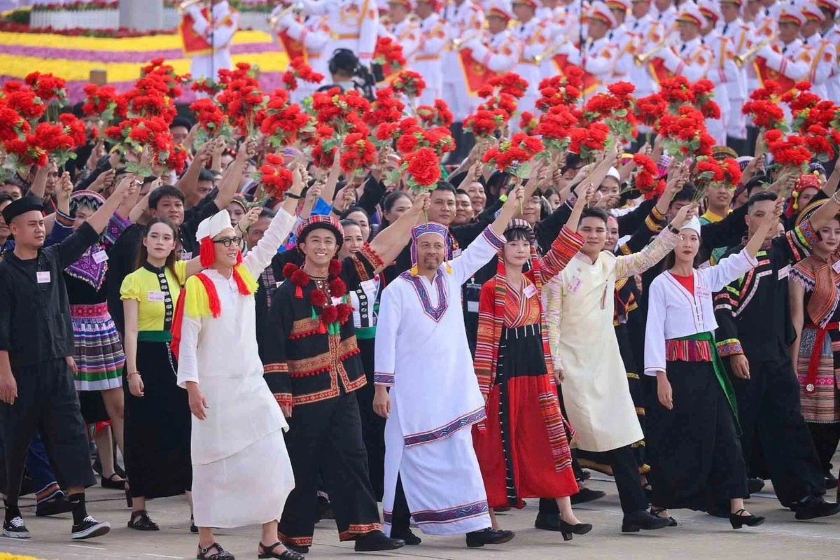 Tăng trưởng hai con số: Chuyển sức mạnh đại đoàn kết thành nguồn lực phát triển - Ảnh 2.