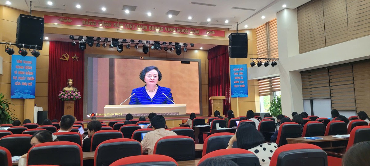 Nghị quyết 26-NQ/TW: 5 quan điểm đột phá phát triển du lịch thành ngành kinh tế mũi nhọn - Ảnh 2.