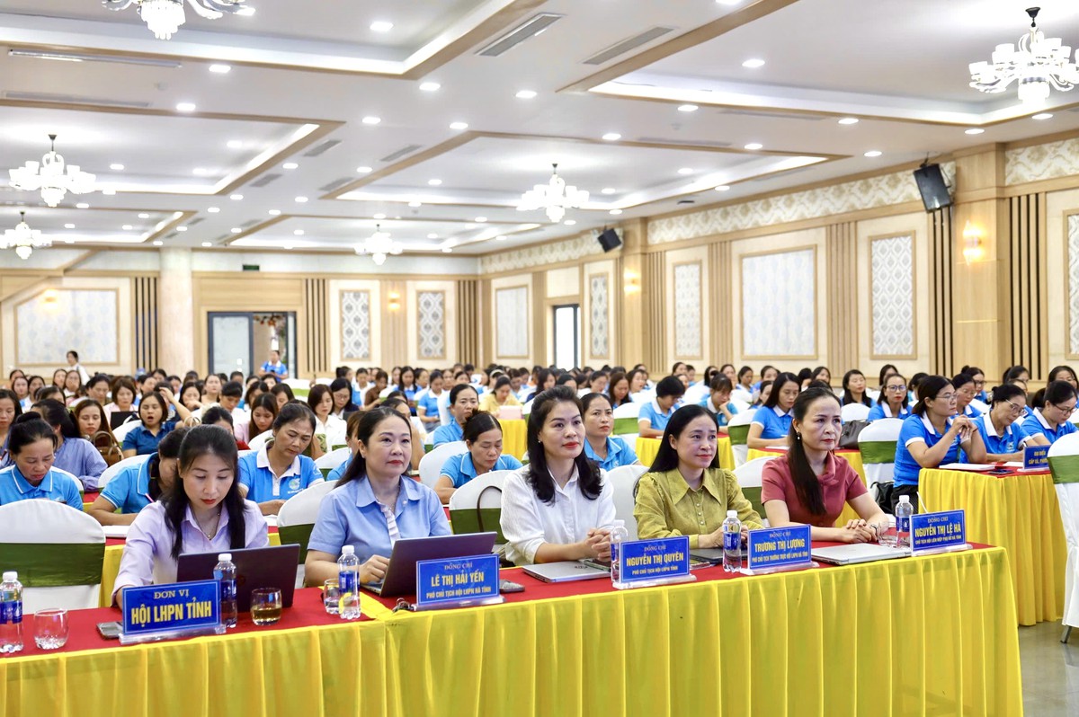 Gần 700 cán bộ Hội cơ sở Hà Tĩnh được bồi dưỡng nghiệp vụ - Ảnh 2.