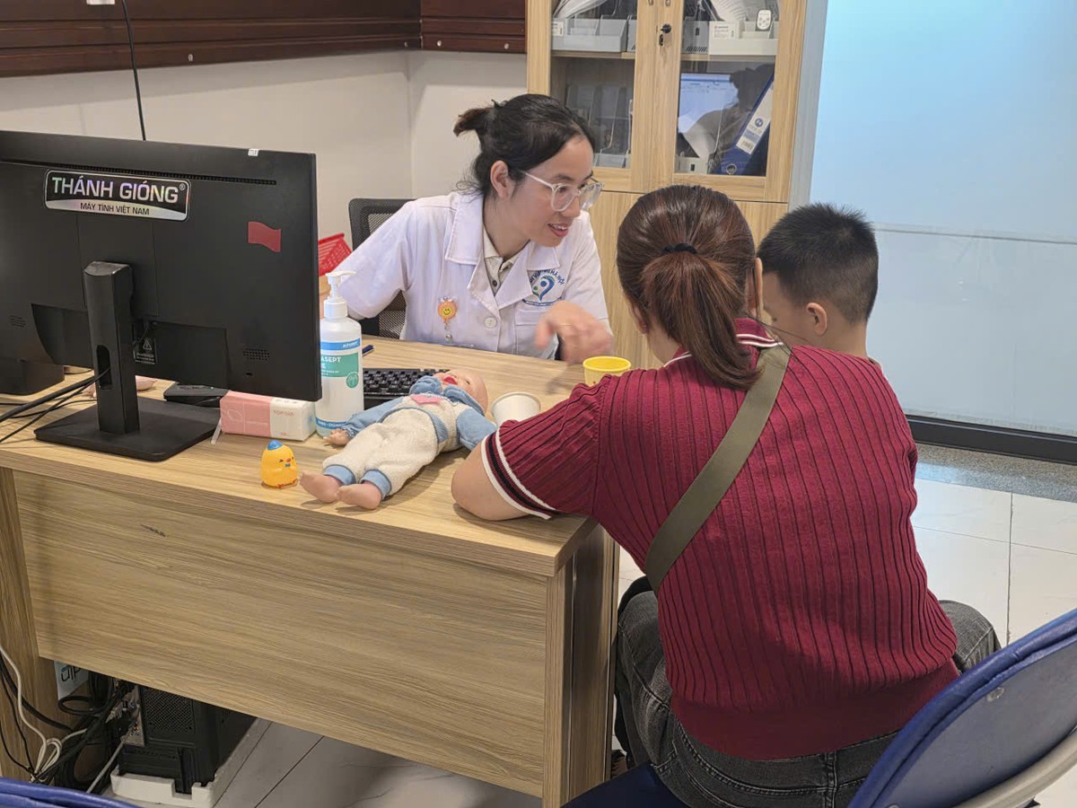 Bài 3: Khi trẻ khó kiên nhẫn với thế giới thật - Ảnh 1.