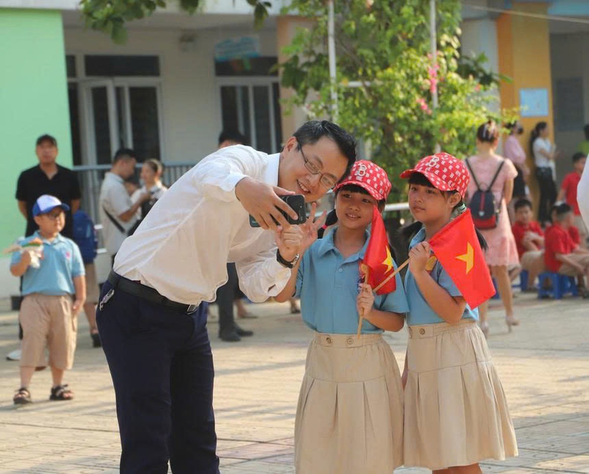 Diễn đàn tháng 9: Bớt những áp lực vô hình để trả lại niềm vui đến trường cho con - Ảnh 1.