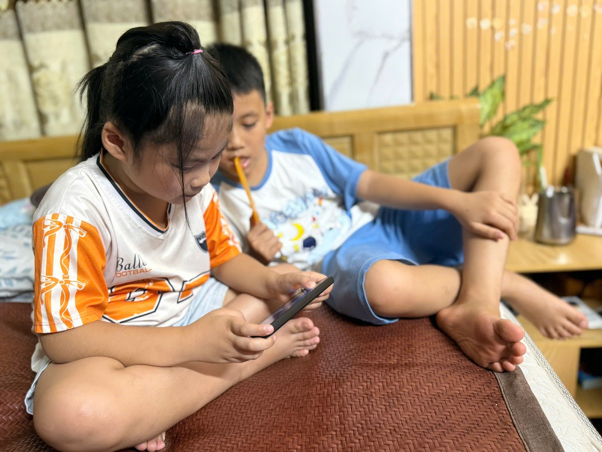 Bài 4: Những gì đi vào đầu trẻ qua video ngắn - Ảnh 1.