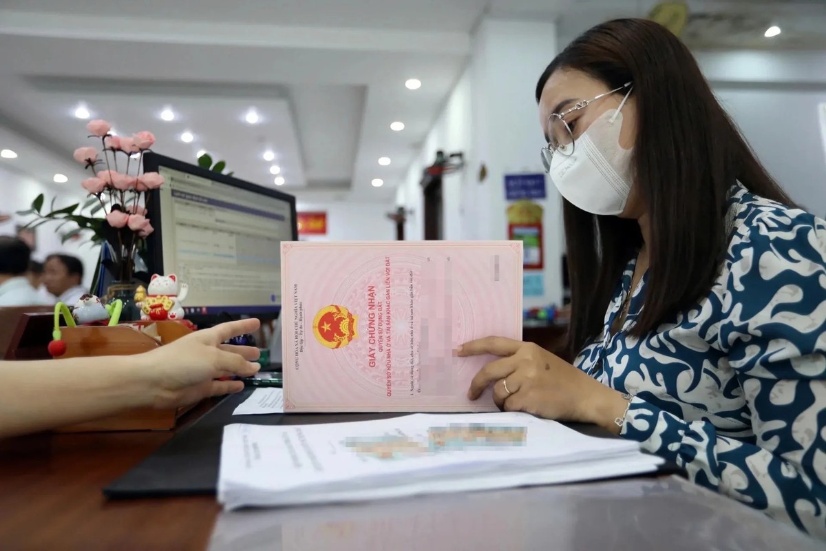 Công chứng nhà đất trên toàn quốc: Người mua nhà sẽ được lợi gì? - Ảnh 2.