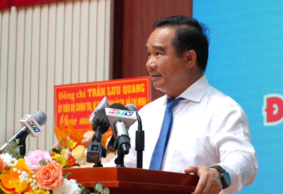 Hơn 2, 62 triệu học sinh tại TPHCM nô nức khai giảng năm học mới - Ảnh 3.