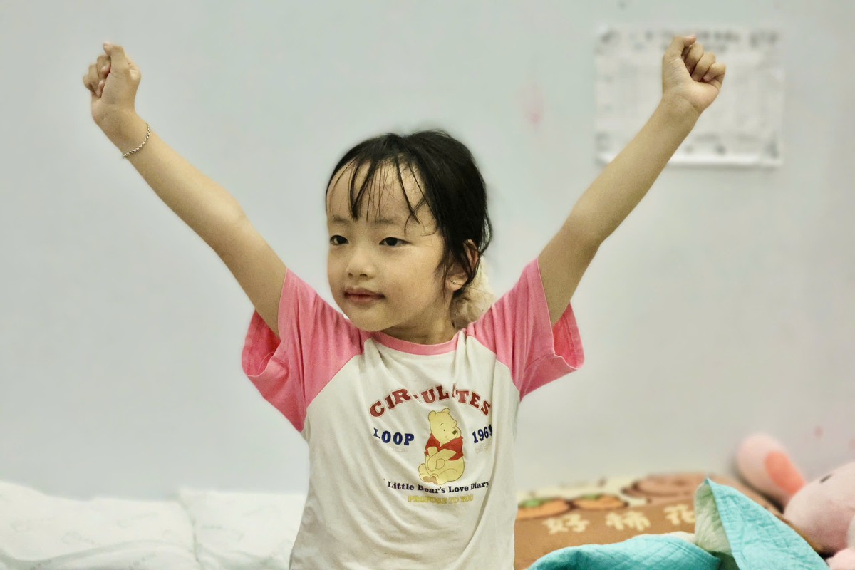 Cùng cô học trò nhỏ ngày đầu vào lớp Một- Ảnh 1.