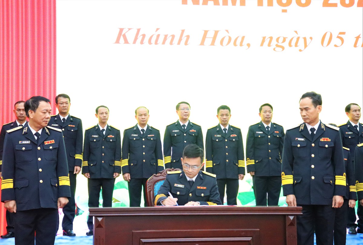 Học viện Hải quân phát động phong trào thi đua quyết thắng trong năm học mới- Ảnh 2.