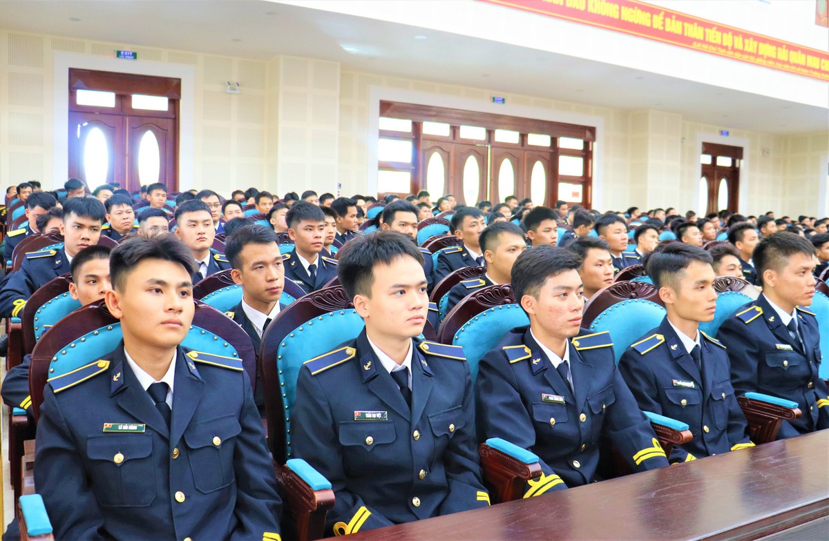 Học viện Hải quân phát động phong trào thi đua quyết thắng trong năm học mới- Ảnh 1.