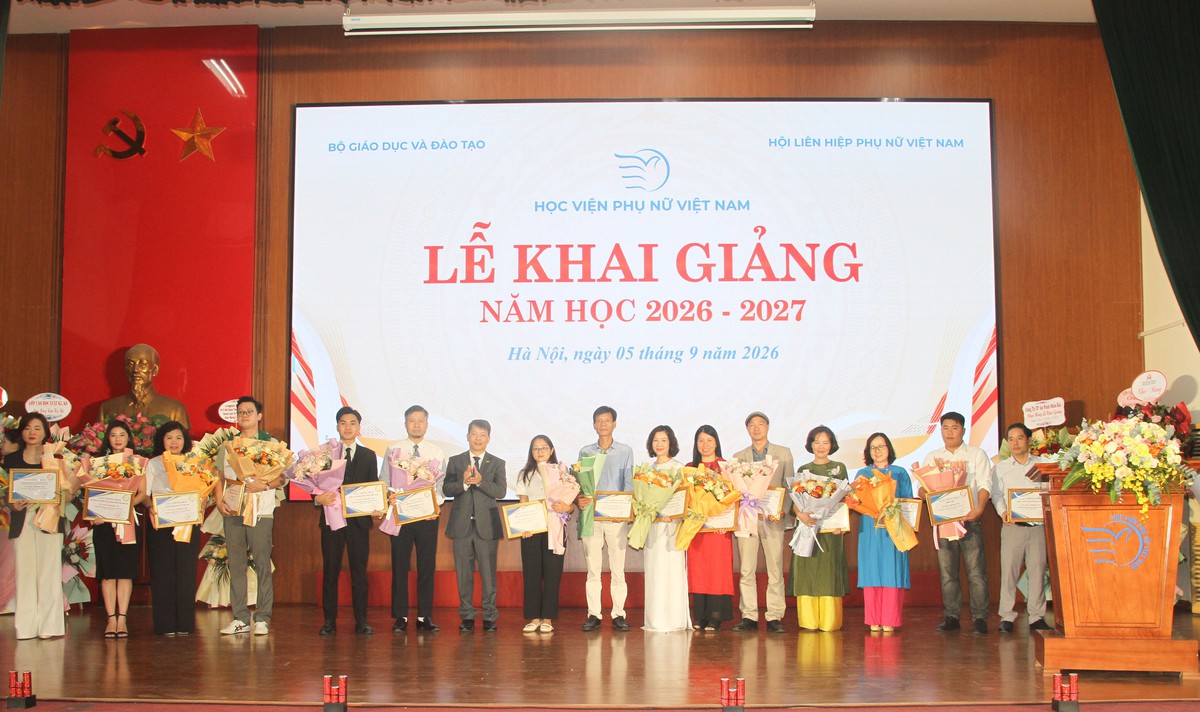 Học viện Phụ nữ Việt Nam khai giảng năm học mới, chào đón hơn 2.500 tân sinh viên- Ảnh 6.