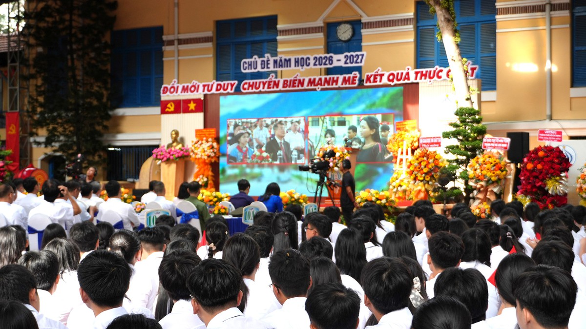 Hơn 2, 62 triệu học sinh tại TPHCM nô nức khai giảng năm học mới - Ảnh 20.