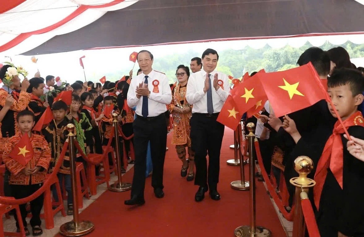 Lạng Sơn, Cao Bằng: Hân hoan đón năm mới tại những ngôi trường liên cấp khang trang - Ảnh 1.