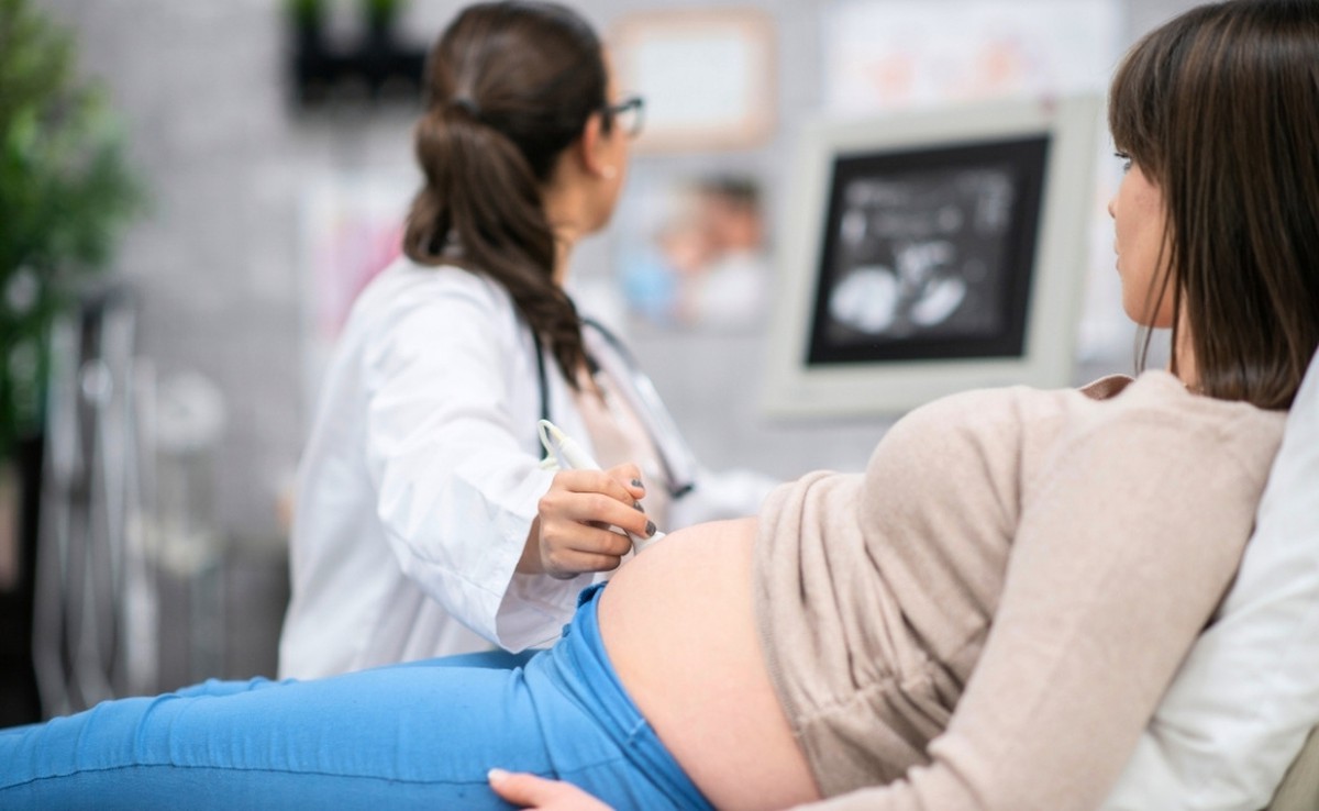 Người Mỹ sang châu Âu “săn con”: Khi IVF giá rẻ kết hợp du lịch nghỉ dưỡng - Ảnh 2.