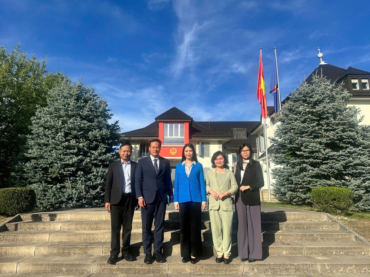 Đoàn công tác Hội LHPN Việt Nam và TYM thăm Phái đoàn Thường trực Việt Nam tại Geneva - Ảnh 2.