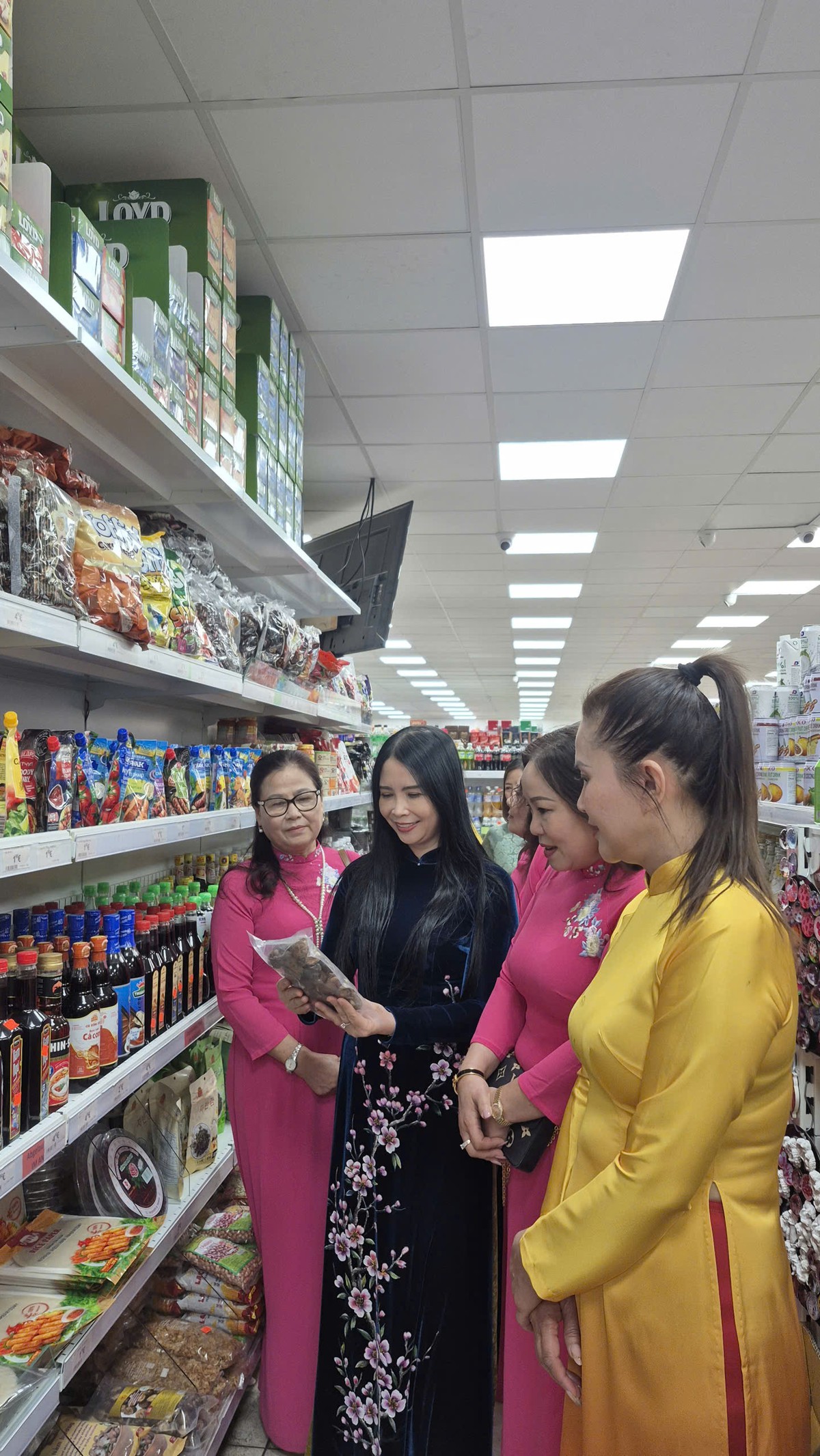 Phụ nữ Việt Nam tại Cộng hòa Séc: Từ gây dựng sinh kế đến hội nhập và phát triển - Ảnh 2.