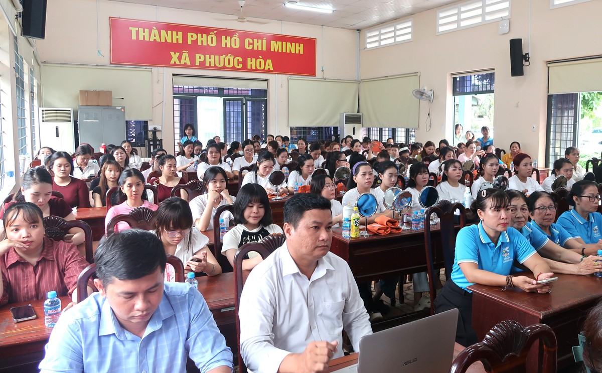 Mở lớp dạy nghề tạo bệ đỡ giúp phụ nữ khó khăn khởi nghiệp- Ảnh 1.