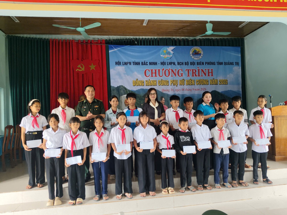 Hơn 360 triệu đồng tiếp sức phụ nữ, trẻ em vùng biên Đakrông- Ảnh 1.