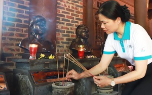 Lãnh đạo Hội LHPN Việt Nam dâng hương tưởng niệm  tại Khu di tích lịch sử quốc gia Truông Bồn