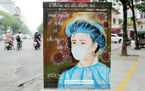 Cận cảnh những bức tranh cổ động y, bác sĩ chống dịch Covid-19 trên bốt điện ở Hà Nội