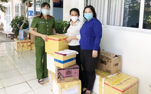 Phụ nữ Cà Mau gửi 1,3 tấn thực phẩm khô hỗ trợ phụ nữ TPHCM chống dịch Covid-19