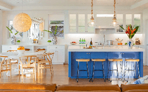 Biến hóa căn bếp gia đình từ phong cách đến không gian với gam màu xanh 