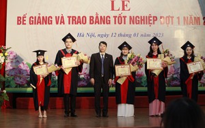 Hơn 400 sinh viên Học viện Phụ nữ Việt Nam nhận bằng cử nhân