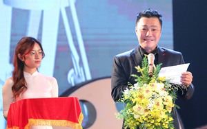 Lý Hùng - Lý Hương nhận bằng khen vì những đóng góp cho Liên hoan phim ngắn TPHCM