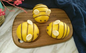 Cách làm bánh bao hình con ong đơn giản, dễ thương cho bé