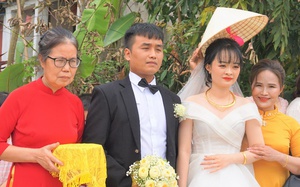 Nét đẹp văn hóa của tục mẹ chồng trao nón cho con dâu trong lễ cưới