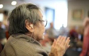 Cụ bà 75 tuổi chuyển vào viện dưỡng lão mới biết: Người có tiền chưa chắc sống hạnh phúc bằng người bình thường
